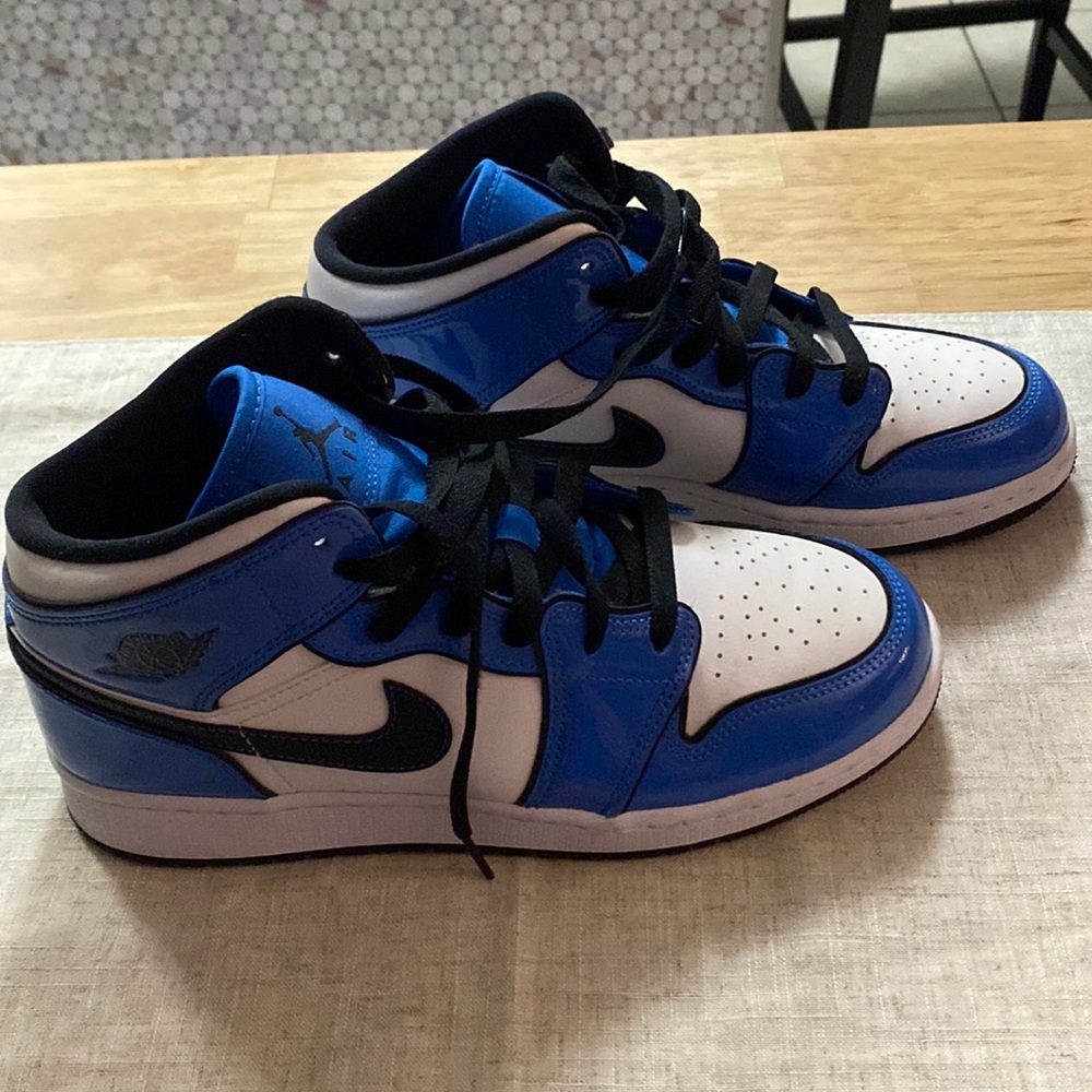 Nike air Jordan 1 mid SE signal blue BQ6931-402 size 7 youth